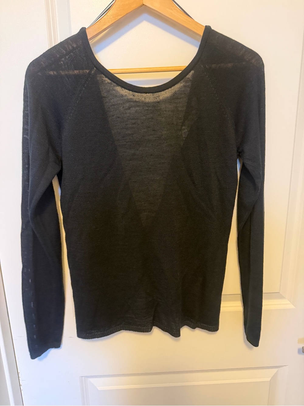 Lululemon Long Sleeve sweater. Low back - Women size 8